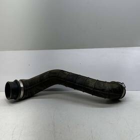 7360924 Bobcat Hose Inlet - 2022 Uv34