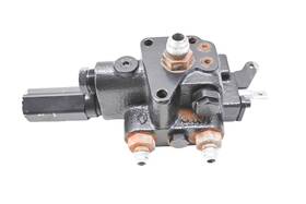 Yw254-00104 Kubota 09 Rtv1100cw Hydraulic Control Valve Pump